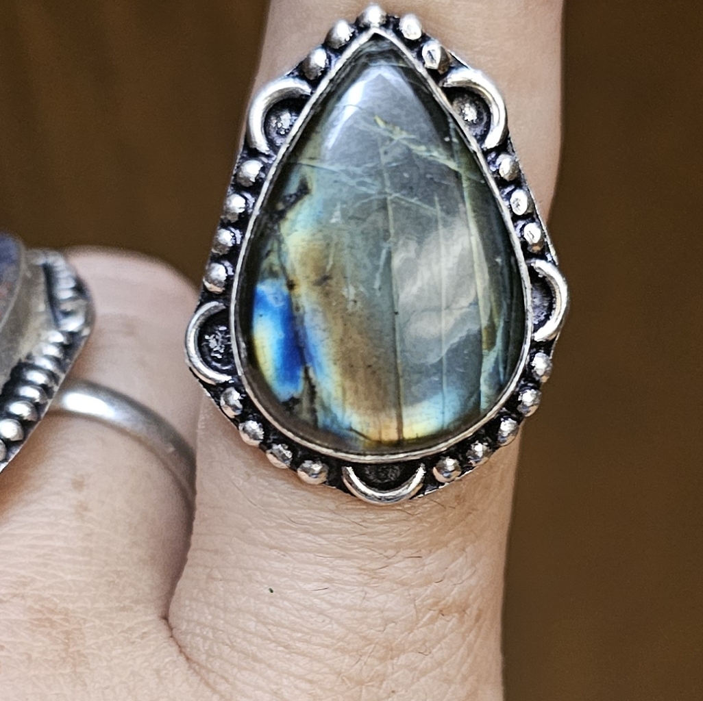 Flashy Labridite Ring